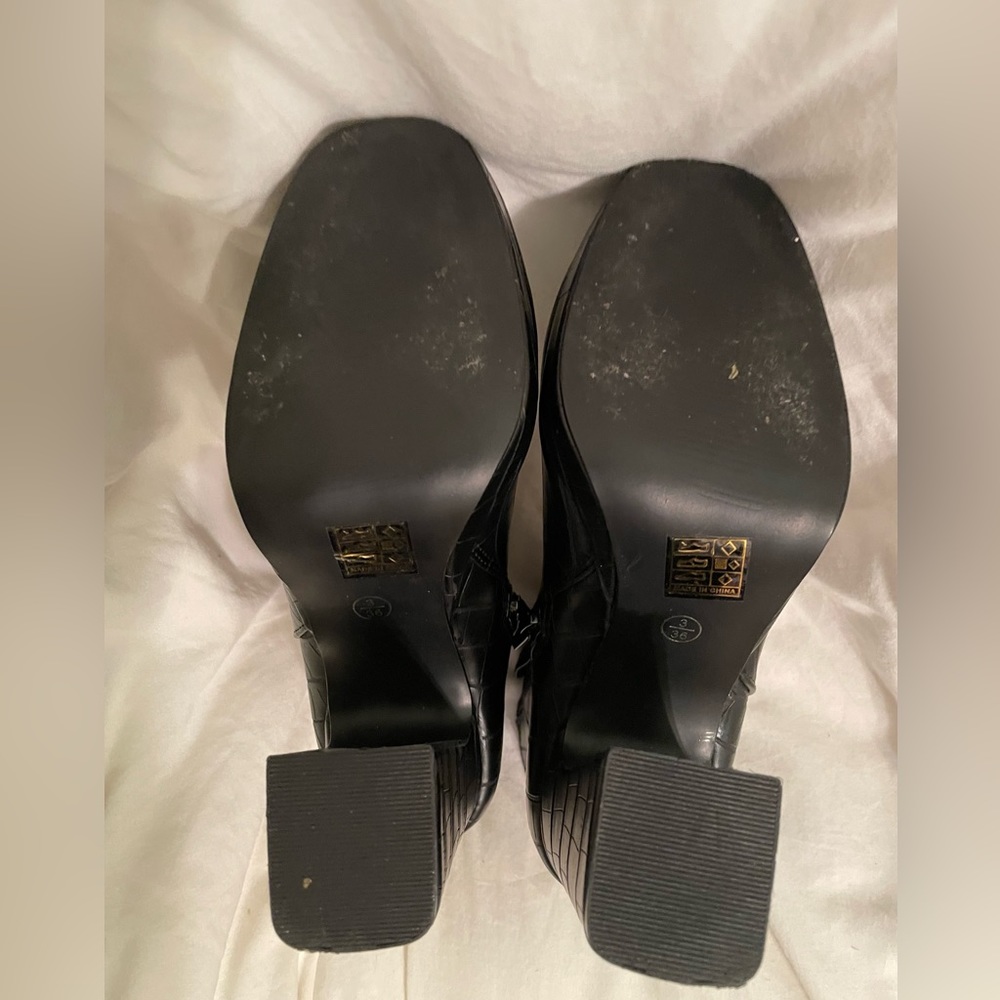 Black Croc Pattern Ankle Boot - image 4